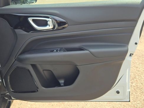 New 2026 Jeep Compass Limited AWD/4WD image 7