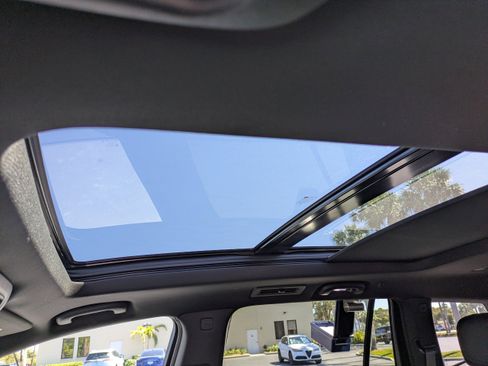 Certified 2024 Cadillac XT6 Premium Luxury w/ Technology Package image 20