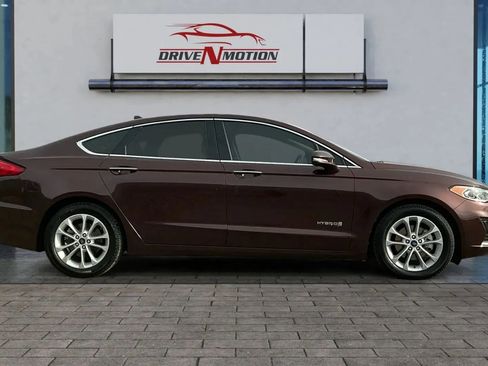 Used 2019 Ford Fusion SEL image 3