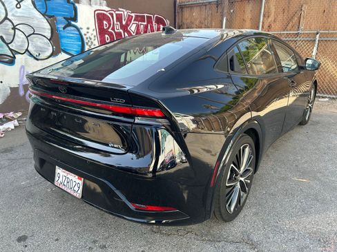 Used 2024 Toyota Prius Limited w/ Limited Premium Package image 10