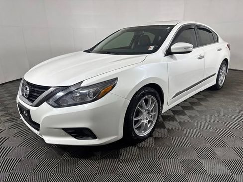 Used 2018 Nissan Altima 2.5 SL w/ 2.5 SL Technology Package FWD image 8