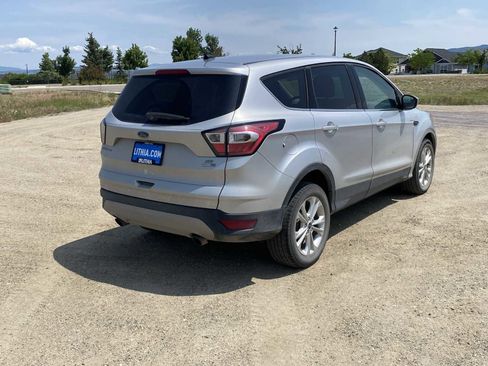 Used 2017 Ford Escape SE image 12