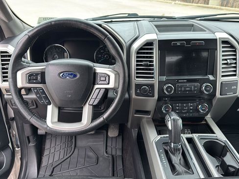 Used 2016 Ford F150 Lariat image 10
