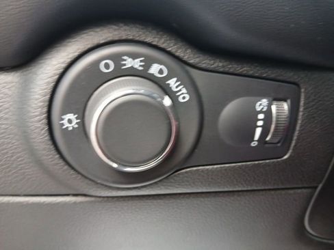 Used 2024 Dodge Durango GT image 12