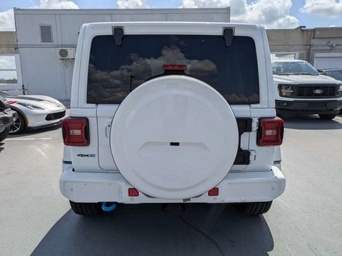 Used 2021 Jeep Wrangler Unlimited Sahara AWD/4WD image 4