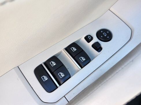 Certified 2024 BMW X6 M60i w/ Dynamic Handling Package image 37