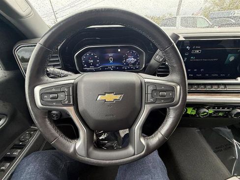 Used 2022 Chevrolet Silverado 1500 LT AWD/4WD image 34