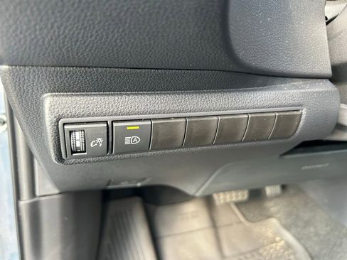 Used 2025 Toyota Corolla LE FWD image 18