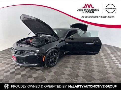 Used 2022 Chevrolet Camaro LT w/ Technology Package image 10