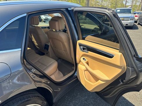 Used 2016 Porsche Macan S AWD/4WD image 34