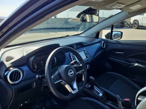 Used 2025 Nissan Versa SV FWD image 10
