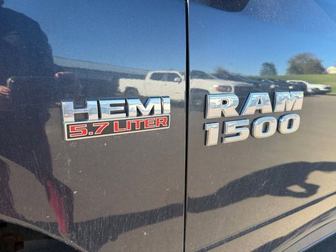 Used 2017 RAM 1500 Express AWD/4WD image 13
