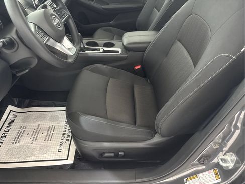 Used 2025 Nissan Altima 2.5 SV FWD image 30