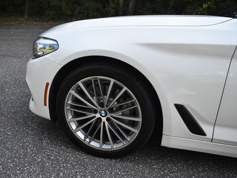 Used 2020 BMW 530i w/ Convenience Package image 15