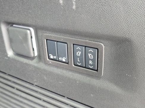 Used 2024 GMC Yukon XL Denali w/ Advanced Technology Package image 13