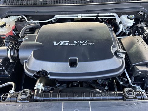 Used 2018 GMC Canyon SLT w/ Driver Alert Package image 11