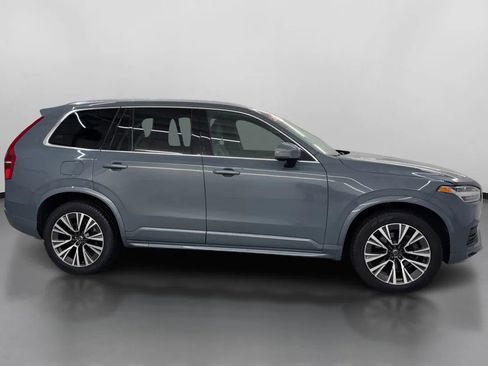 Used 2022 Volvo XC90 T6 Momentum w/ Climate Package image 11