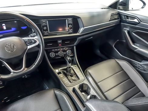Used 2024 Volkswagen Jetta SE FWD image 18