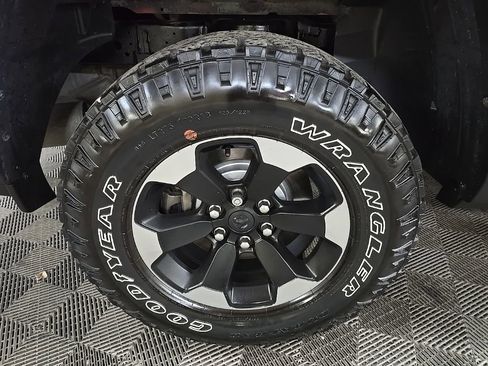 Used 2020 RAM 1500 Rebel image 13