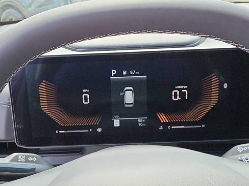 New 2027 Kia Carnival LX FWD image 32
