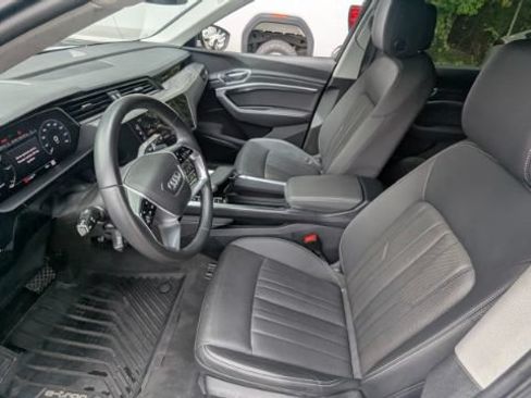 Used 2021 Audi e-tron Premium Plus w/ Premium Plus Package AWD/4WD image 17