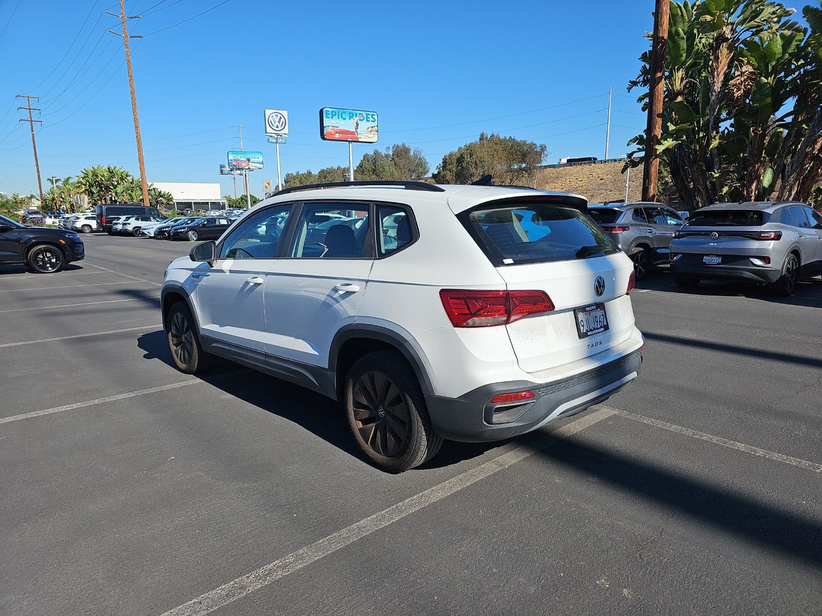 Used 2023 Volkswagen Taos S FWD image 7