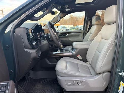 Used 2025 Chevrolet Silverado 1500 LT Trail Boss AWD/4WD image 16