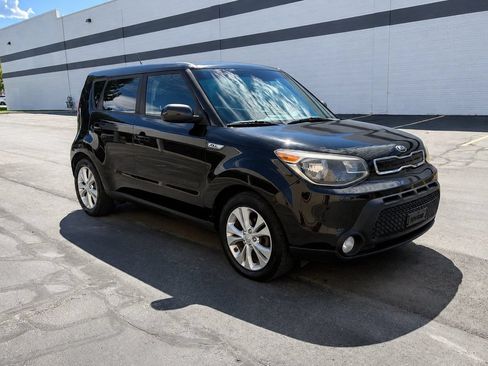 Used 2016 Kia Soul + FWD image 24