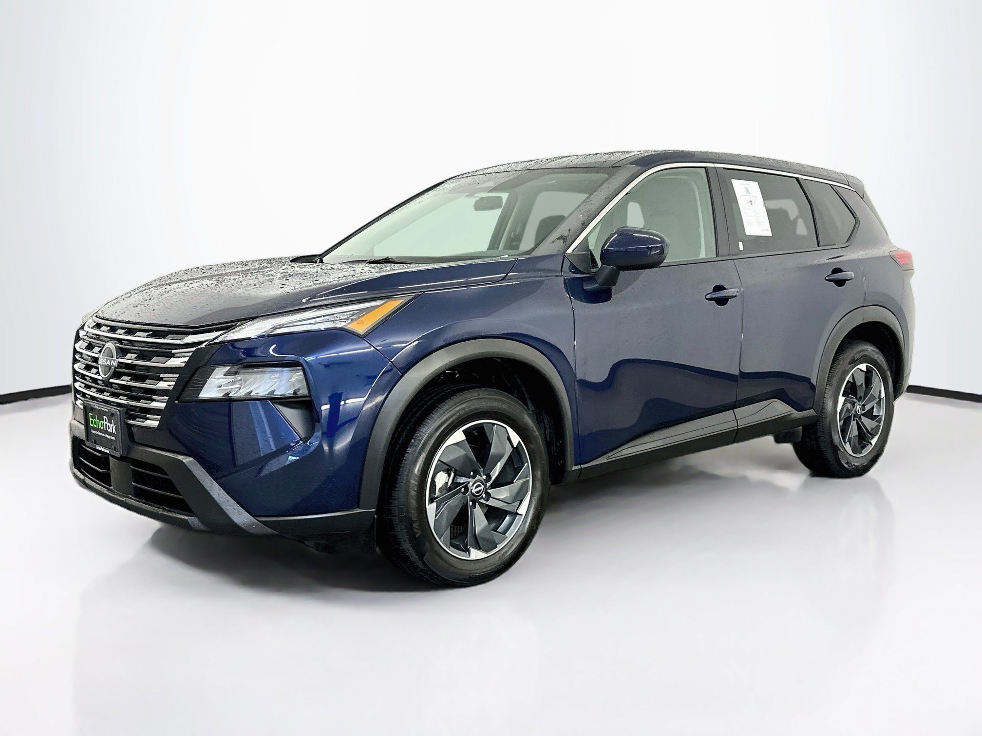 Used 2025 Nissan Rogue SV AWD/4WD image 3