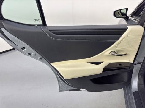 Used 2022 Lexus ES 300h w/ Premium Package image 46