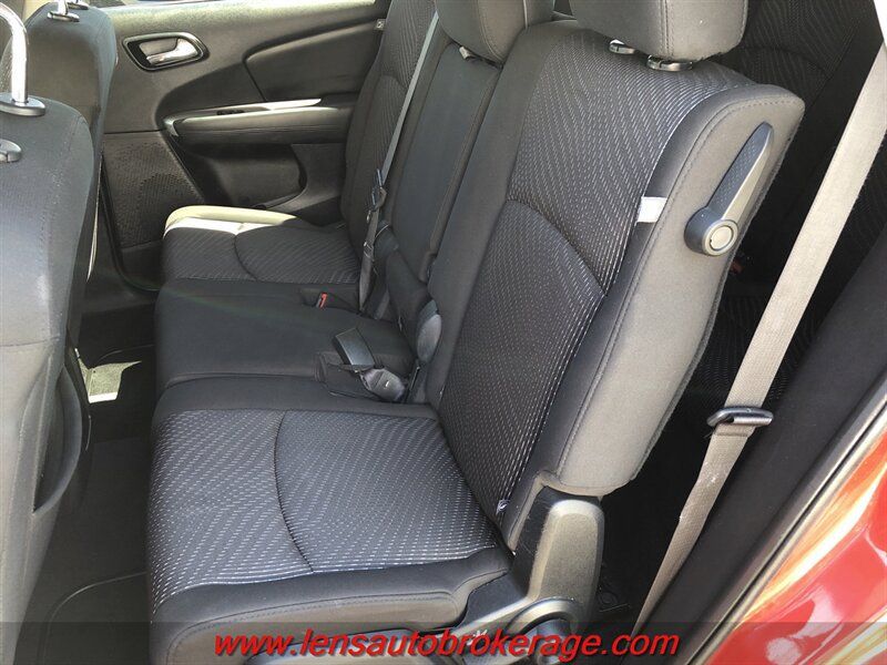 Used 2016 Dodge Journey SE w/ Flexible Seating Group FWD image 17