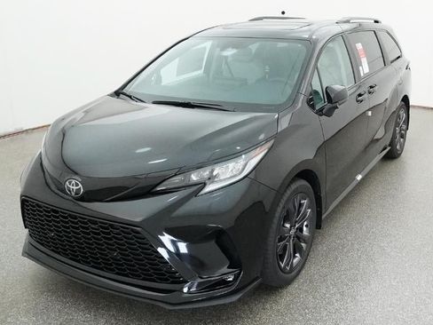 New 2026 Toyota Sienna XSE FWD image 16