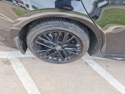 Used 2025 Toyota Camry SE w/ Convenience Package image 11