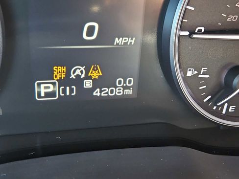 Used 2025 Subaru Crosstrek 2.0i Premium image 13