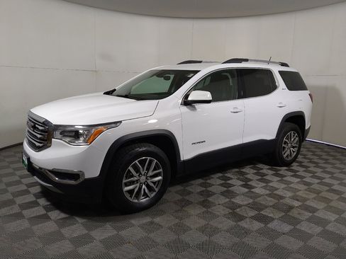 Used 2019 GMC Acadia SLE FWD image 2