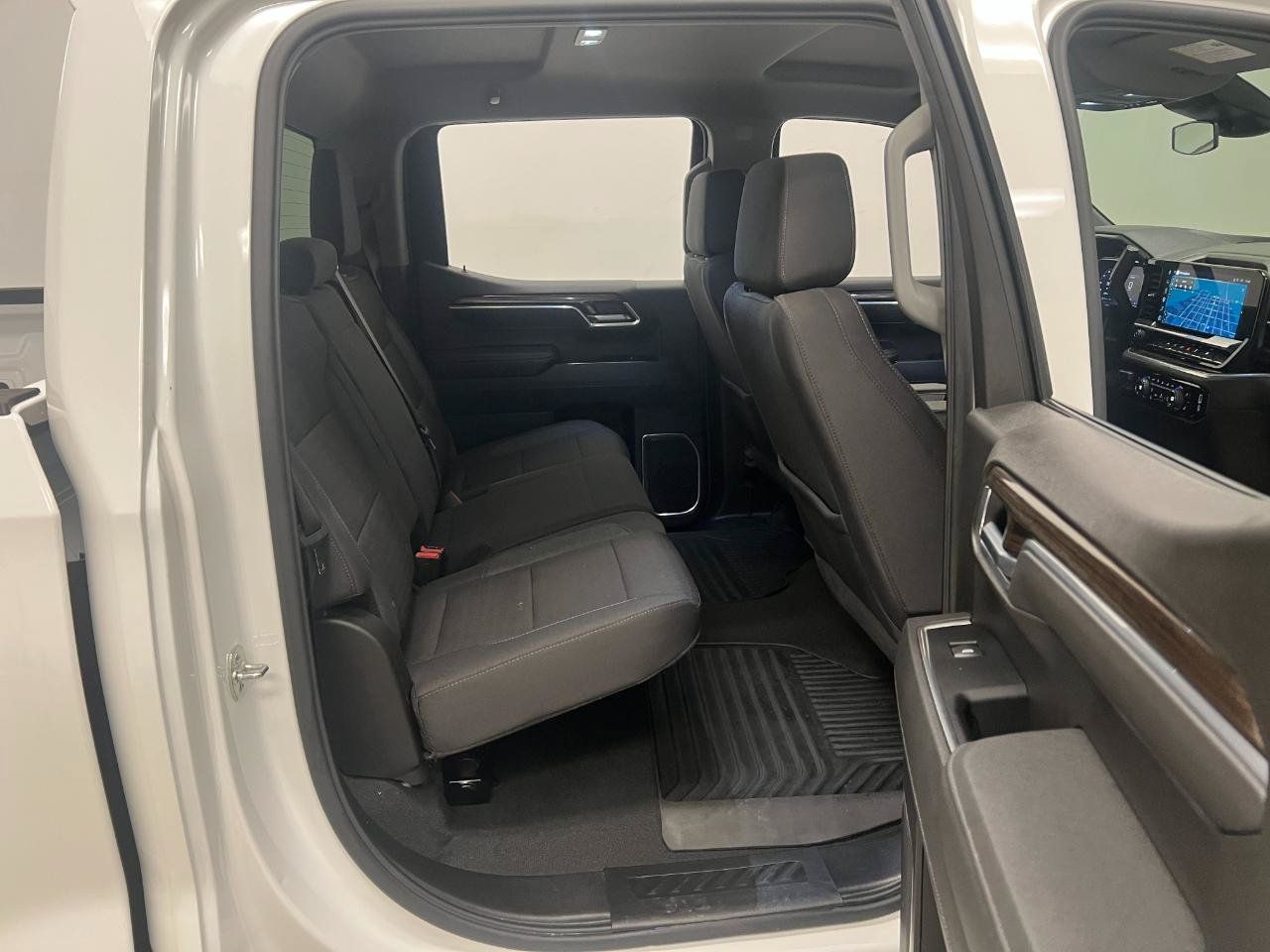 Used 2026 Chevrolet Silverado 1500 LT AWD/4WD image 34