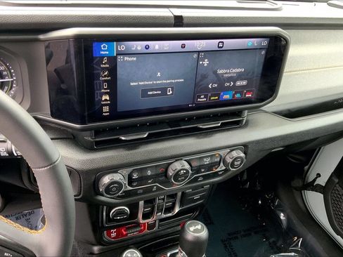 Certified 2024 Jeep Wrangler Unlimited AWD/4WD image 5