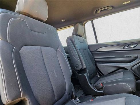 Used 2025 Jeep Grand Cherokee L Laredo RWD image 21