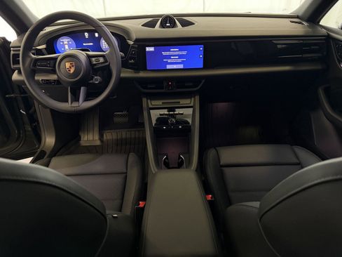 New 2026 Porsche Macan 4 Electric image 17