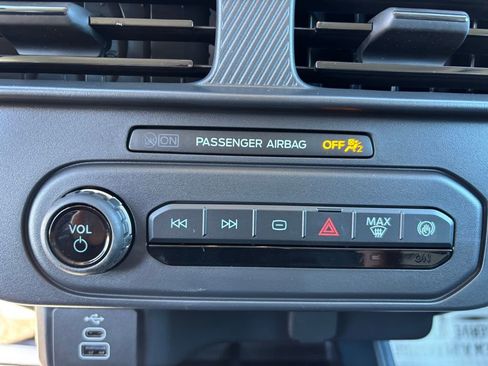 New 2025 Ford Maverick XL w/ Equipment Group 101A image 21