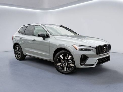 New 2026 Volvo XC60 B5 Core w/ Climate Package image 2