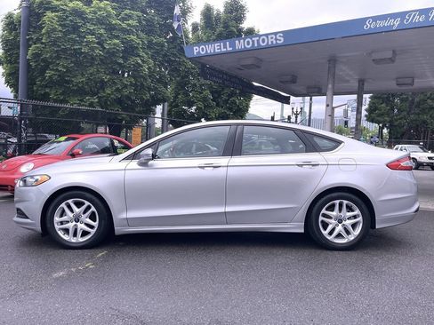 Used 2015 Ford Fusion SE FWD image 11