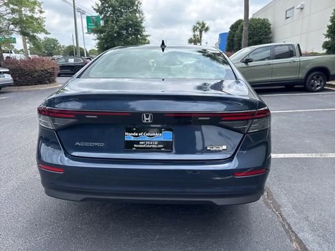 Certified 2025 Honda Accord SE image 4