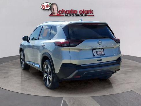 Used 2023 Nissan Rogue SL w/ SL Premium Package FWD image 3