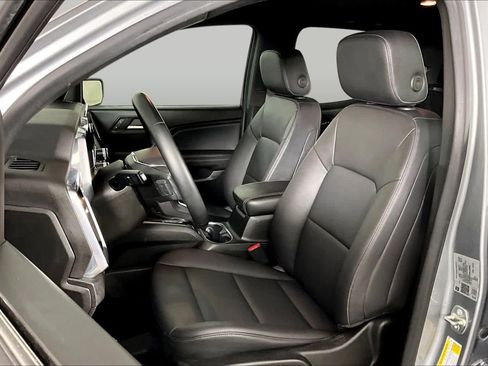 Used 2024 GMC Canyon Elevation w/ Elevation Premium Package RWD image 7