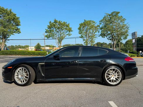 Used 2015 Porsche Panamera RWD image 3