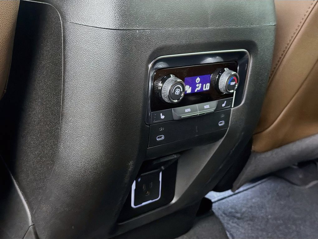 Used 2026 Chevrolet Tahoe High Country RWD image 41
