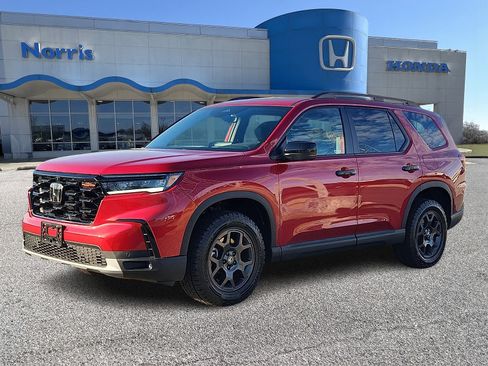 New 2025 Honda Pilot TrailSport image 2