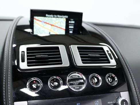 Used 2015 Aston Martin DB9 Volante RWD image 30
