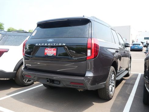 Used 2025 Ford Expedition Active AWD/4WD image 6